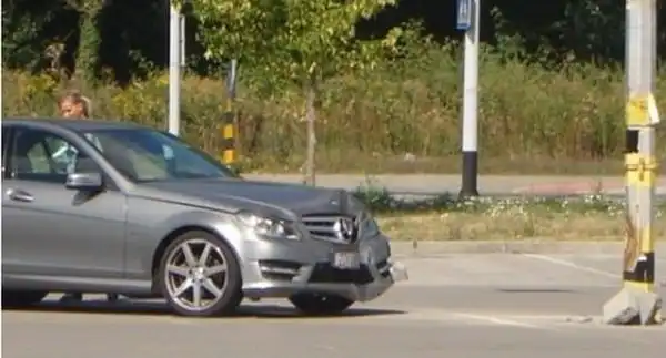 Как ей удался такой маневр?