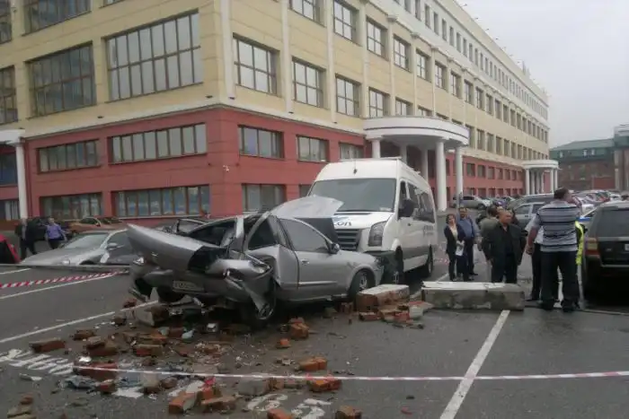 Потерял сознание, управляя автомобилем