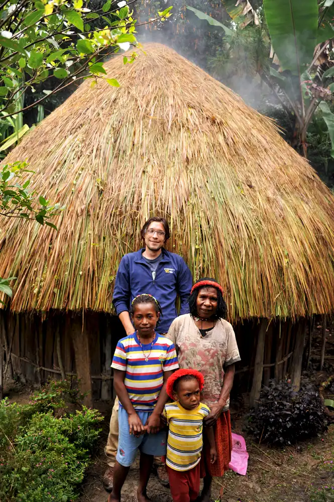 Один день на празднике у папуасов