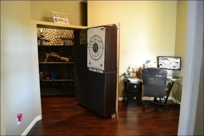 Тайные комнаты