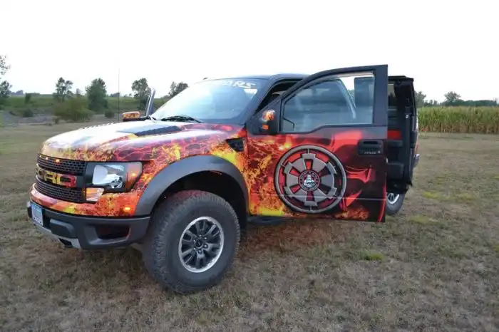 Автомобиль фаната фильма "Звездные воины"