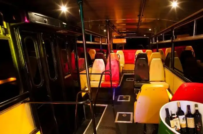 Крутой автобус для классных вечеринок