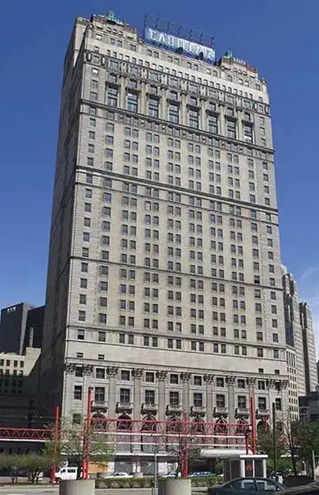 Заброшенные многоэтажки Детройта