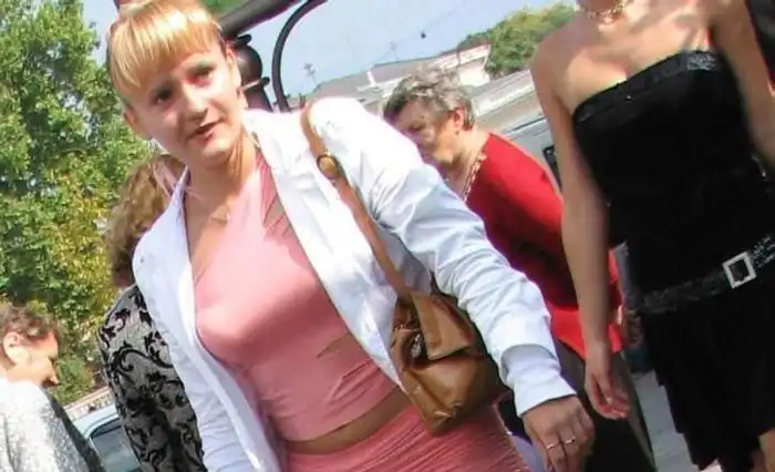 Провинциальный наряд подружки невесты