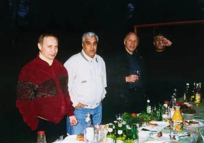 Владимир Путин и криминальный авторитет Дед Хасан