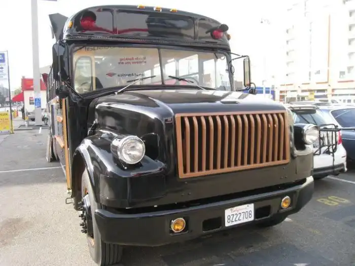 Креативный подход к переоборудованию старого автобуса