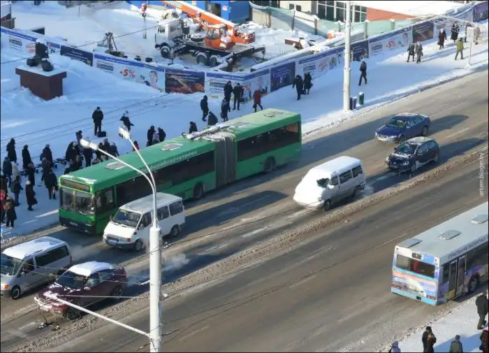 Ленивый водитель, которому плевать на безопасность