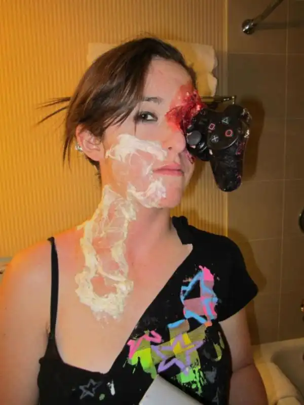 Самый жуткий косплей в стиле зомби