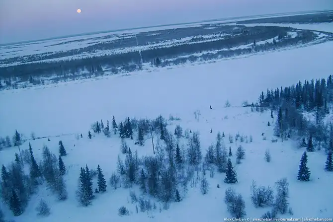 Как дети из Тундры в школу на вертолете летают...