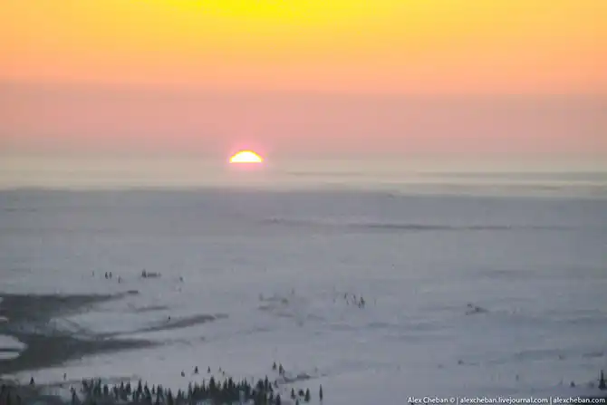 Как дети из Тундры в школу на вертолете летают...