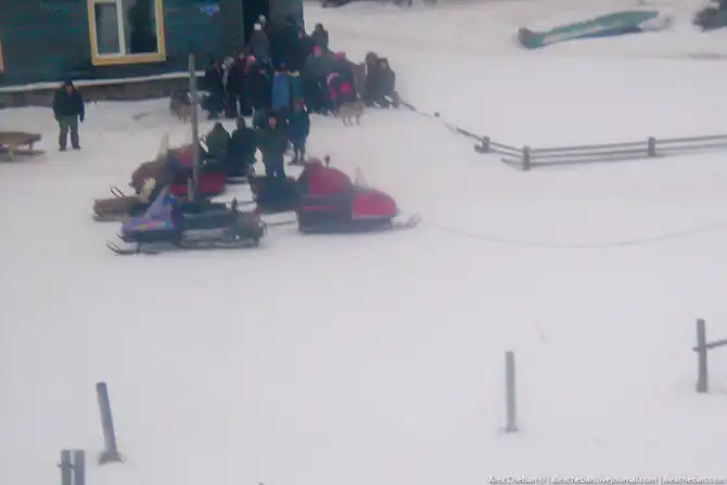 Как дети из Тундры в школу на вертолете летают...