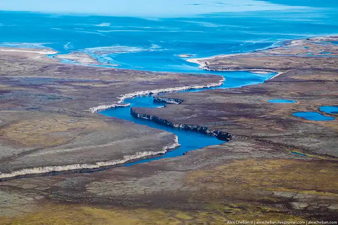 Как дети из Тундры в школу на вертолете летают...