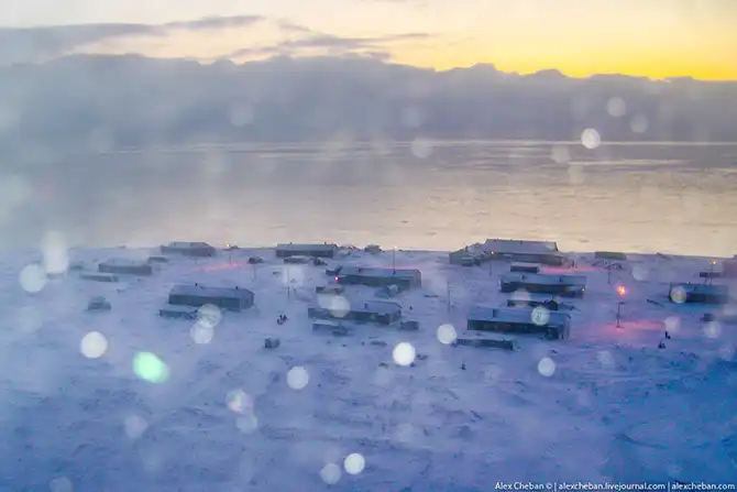 Как дети из Тундры в школу на вертолете летают...