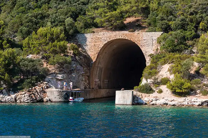 Заброшенная подземная военная база в Хорватии