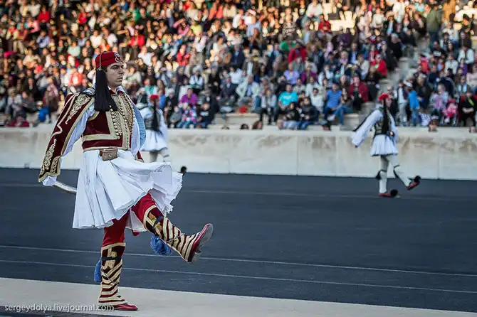 Путь Олимпийского огня из Греции в Москву