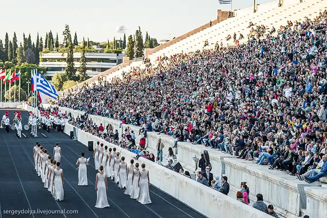 Путь Олимпийского огня из Греции в Москву