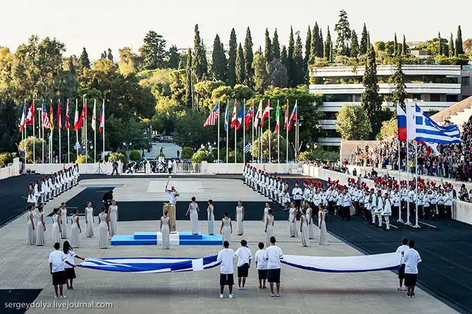 Путь Олимпийского огня из Греции в Москву