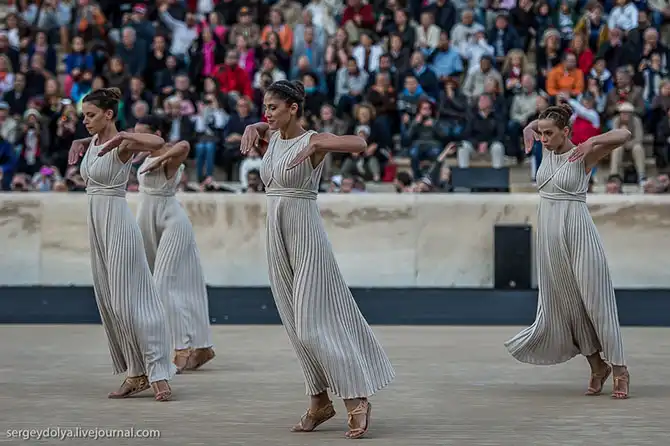 Путь Олимпийского огня из Греции в Москву