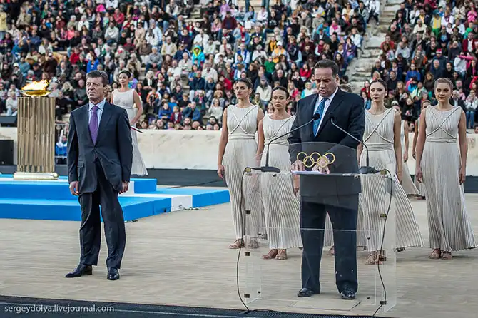 Путь Олимпийского огня из Греции в Москву