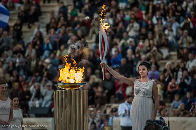 Путь Олимпийского огня из Греции в Москву