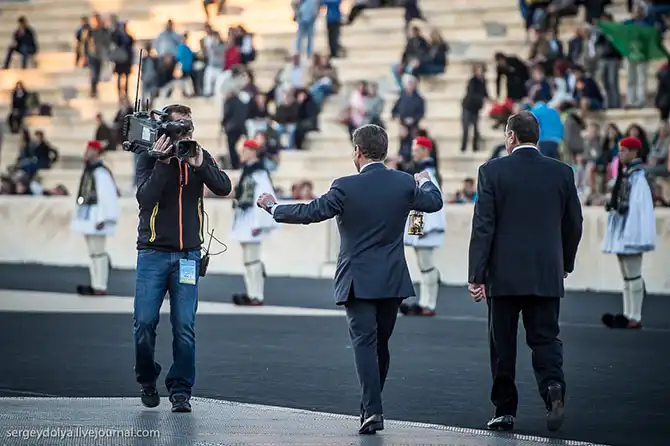 Путь Олимпийского огня из Греции в Москву