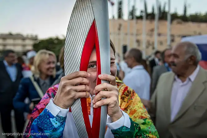 Путь Олимпийского огня из Греции в Москву