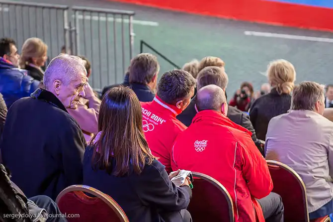 Путь Олимпийского огня из Греции в Москву