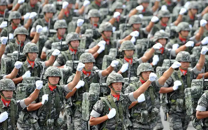 Самый большой южнокорейский парад за последние 10 лет