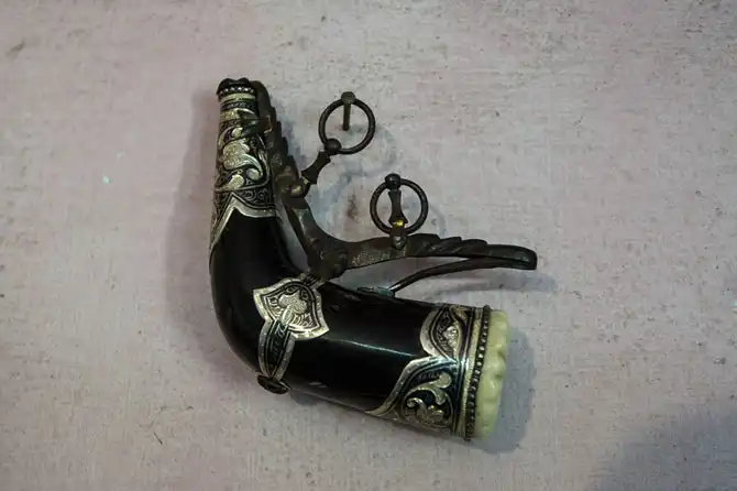 Как делают оружие в дагестанских мастерских