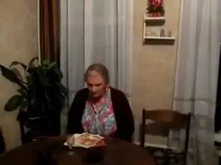 Бабуля жжет.