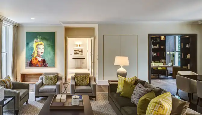 Пятиэтажный особняк в викторианском стиле