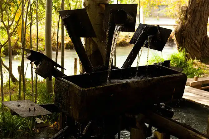 Как делают шелковую бумагу в Самарканде