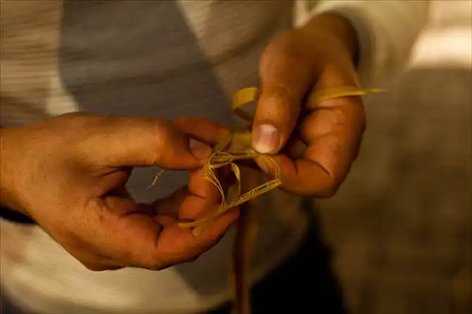 Как делают шелковую бумагу в Самарканде