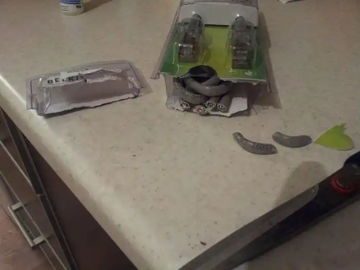 Как не нужно открывать упаковку