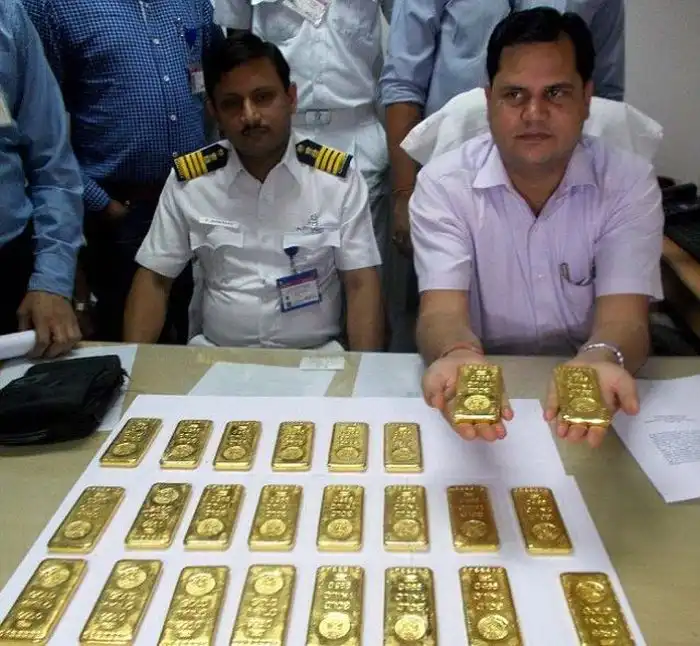 Контрабанда в туалете самолета