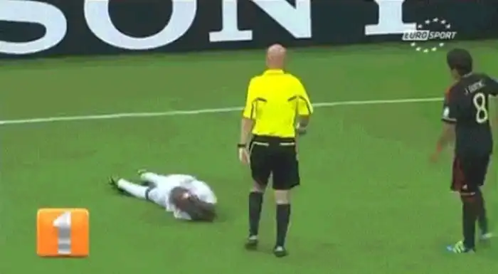 Футболисты-симулянты