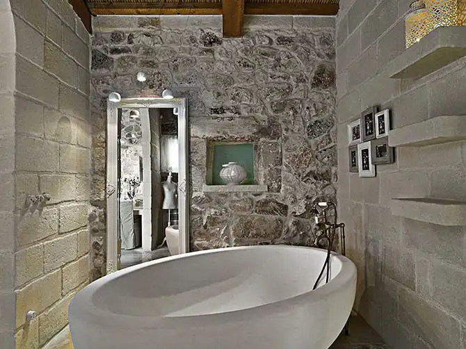 Каменный дом 1746 года в Италии