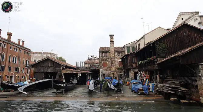 Как изготавливают гондолы в Венеции