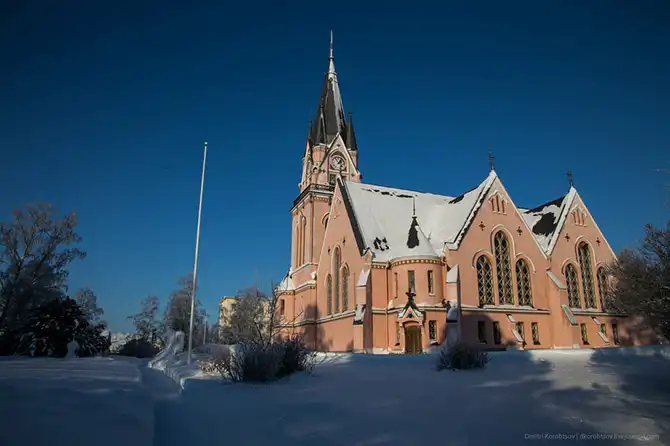 Путешествие по снежному замку в Кеми