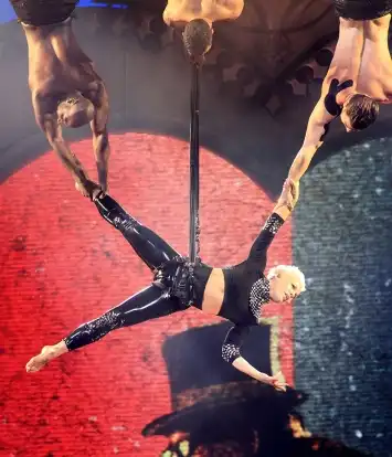 Самые высокооплачиваемые певицы 2013 года