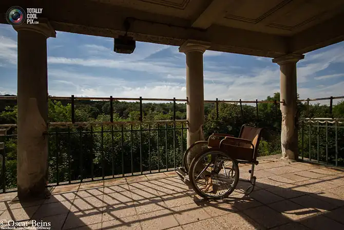 Заброшенные здания в объективе Оскара Бейнса