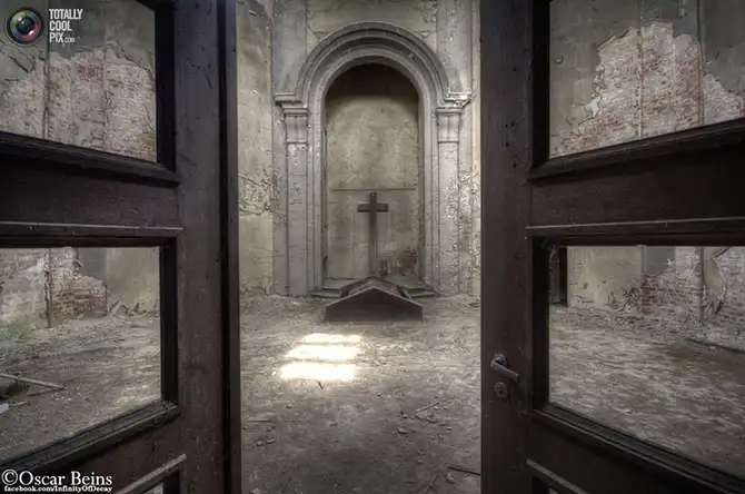 Заброшенные здания в объективе Оскара Бейнса