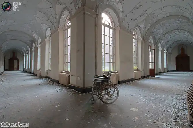 Заброшенные здания в объективе Оскара Бейнса