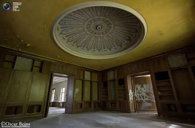 Заброшенные здания в объективе Оскара Бейнса