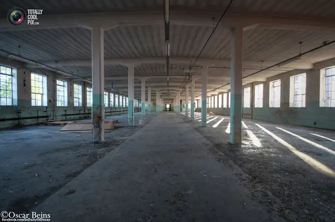 Заброшенные здания в объективе Оскара Бейнса