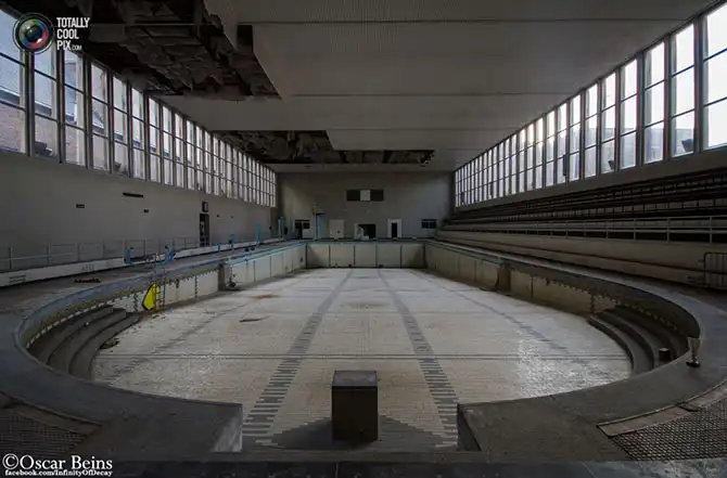 Заброшенные здания в объективе Оскара Бейнса