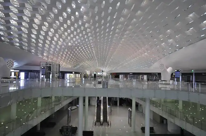 Футуристический терминал аэропорта Шэньчжэнь Баонань