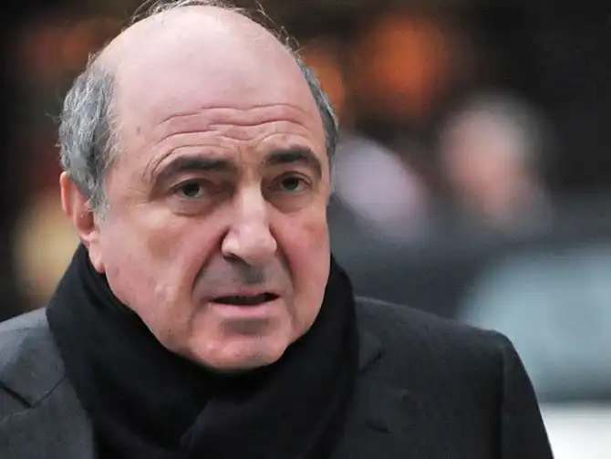 Знаменитые люди, которые ушли из жизни в 2013 году