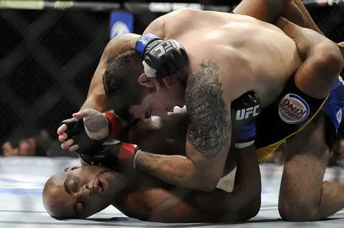 Андерсон Силва получил жуткий перелом голени на ринге