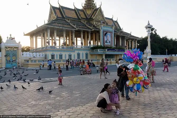 Камбоджа. По улицам Пномпеня